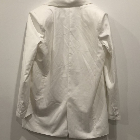 Showpo NWT Haidy Single Breasted Boyfriend Blazer in White 🤍🤩 - Picture 10 of 14
